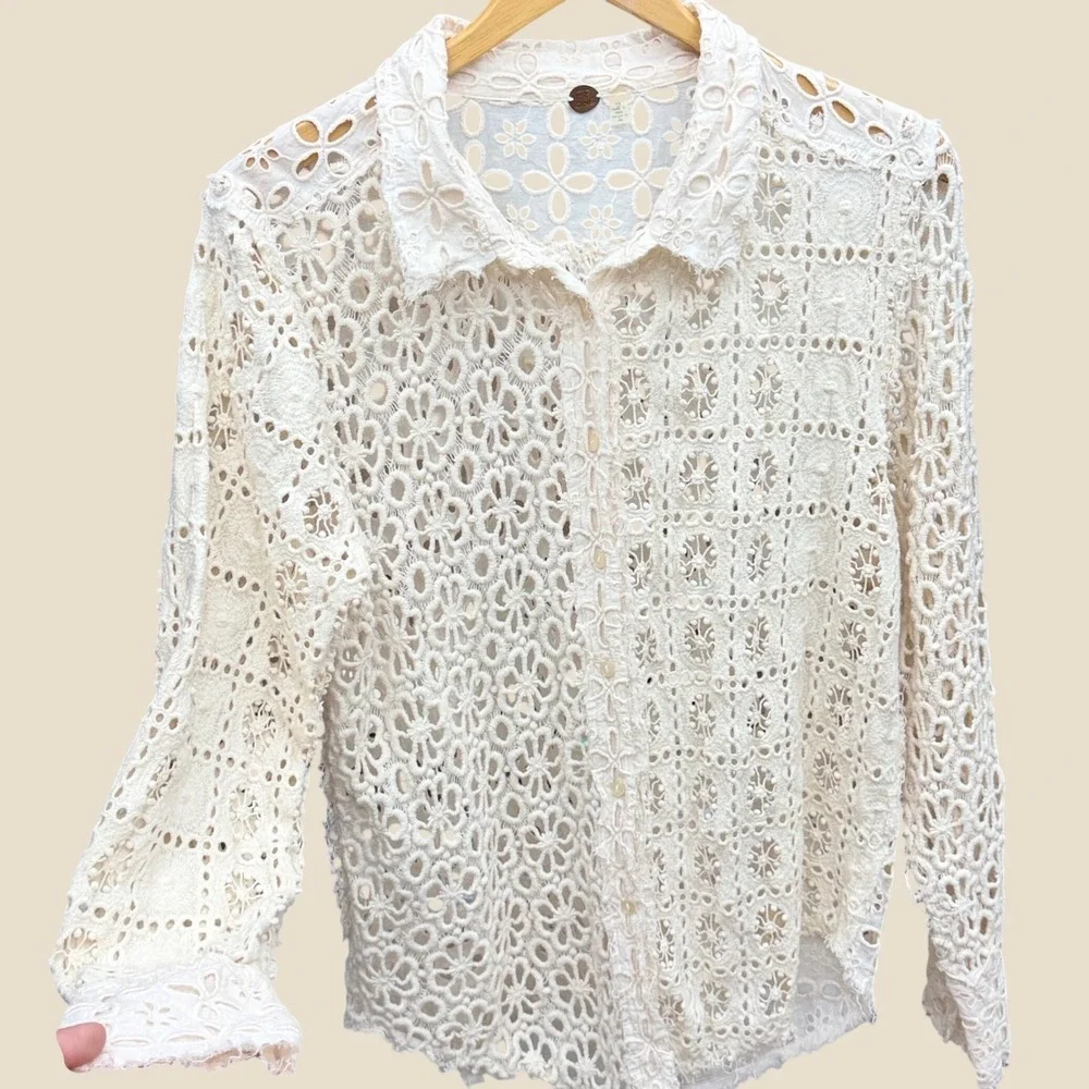 Free People Yesenia Eyelet Lace Button Down Top Ivory Boho Distressed Large